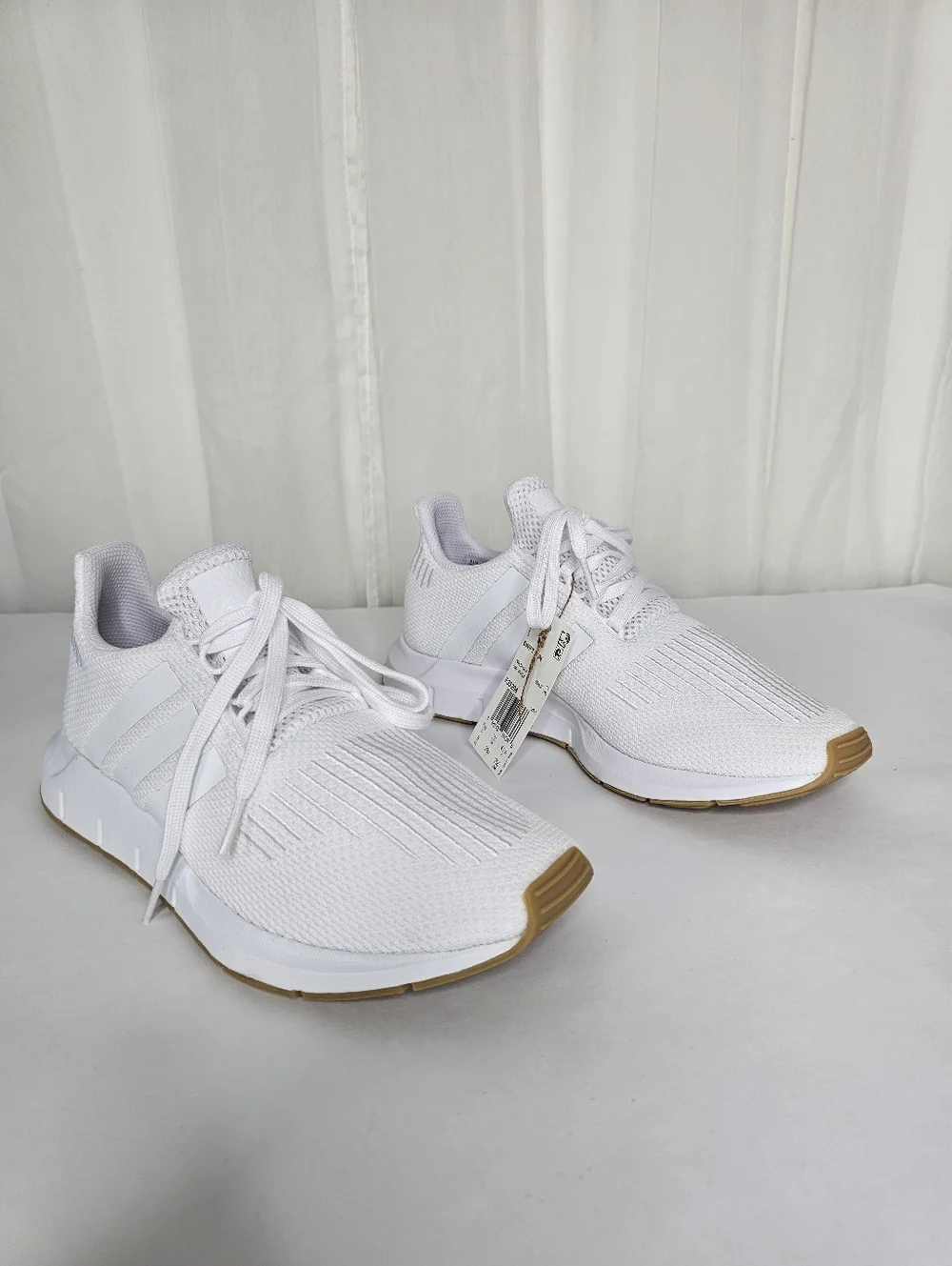 Adidas Orginals Swift Run Cloud White Gum Running Sneakers Men's 8 NEW Classic